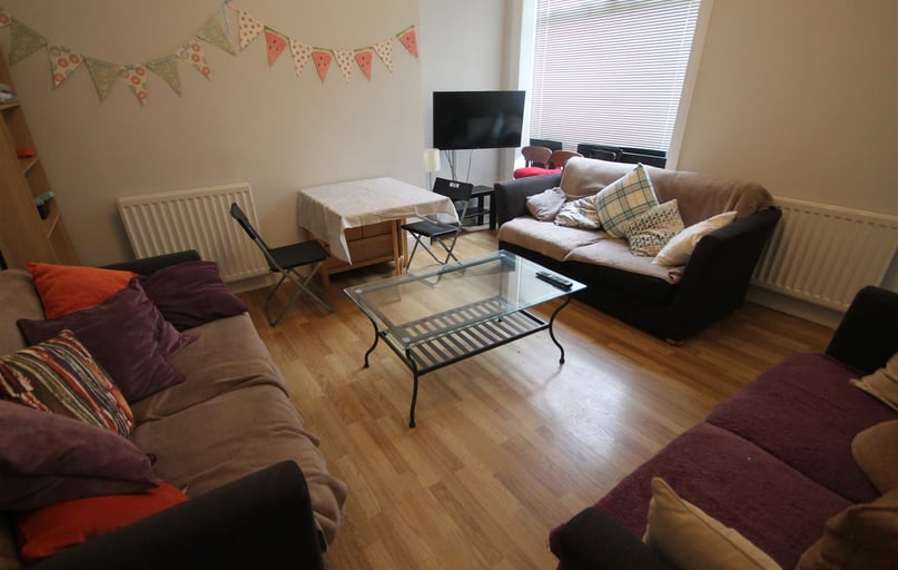 Roxburgh Place, Heaton, Newcastle - Image 1